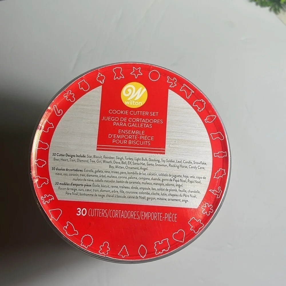 30 Wilton Christmas cookie cutter set